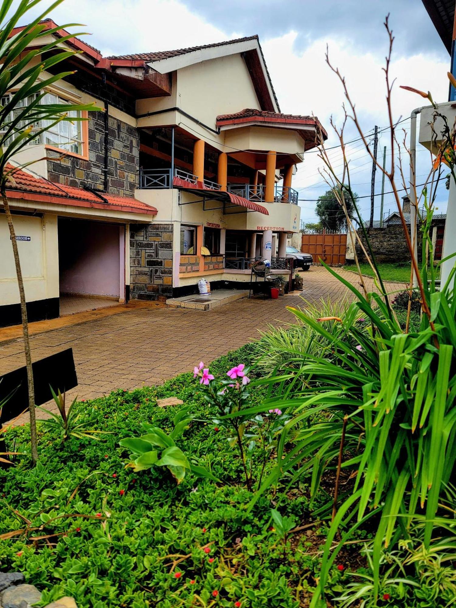 Apex Resort Nakuru Bagian luar foto